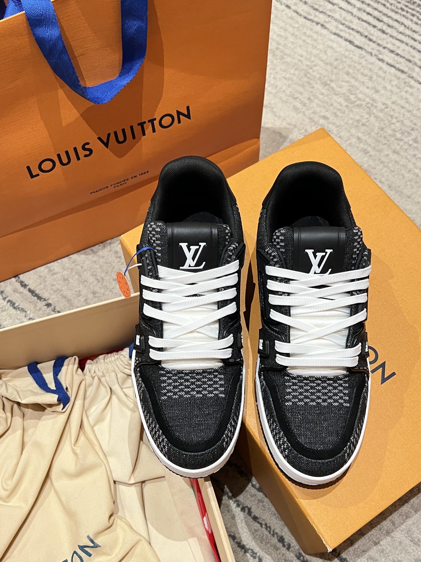 Plus Size 35-47 Biggest Size US13.5  LV Trainer Sneaker 