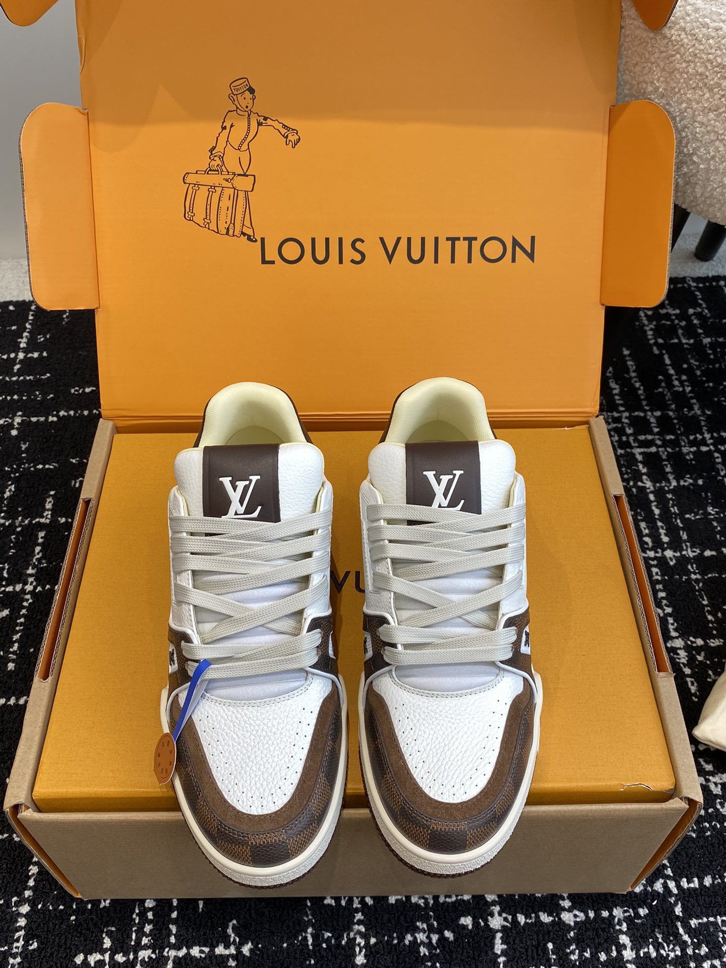 Plus Size 35-47 Biggest Size US13.5  LV Trainer Sneaker 