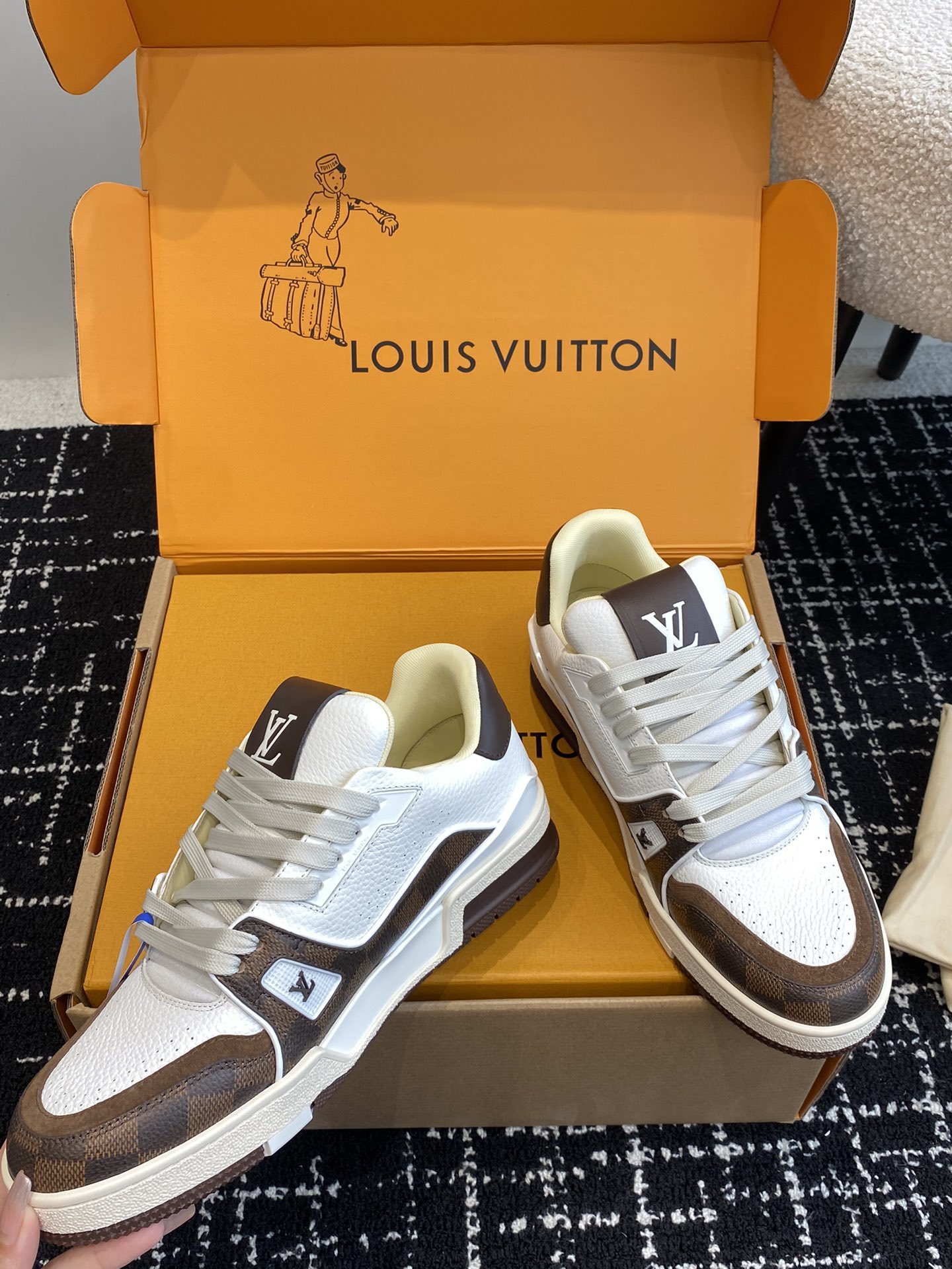 Plus Size 35-47 Biggest Size US13.5  LV Trainer Sneaker 