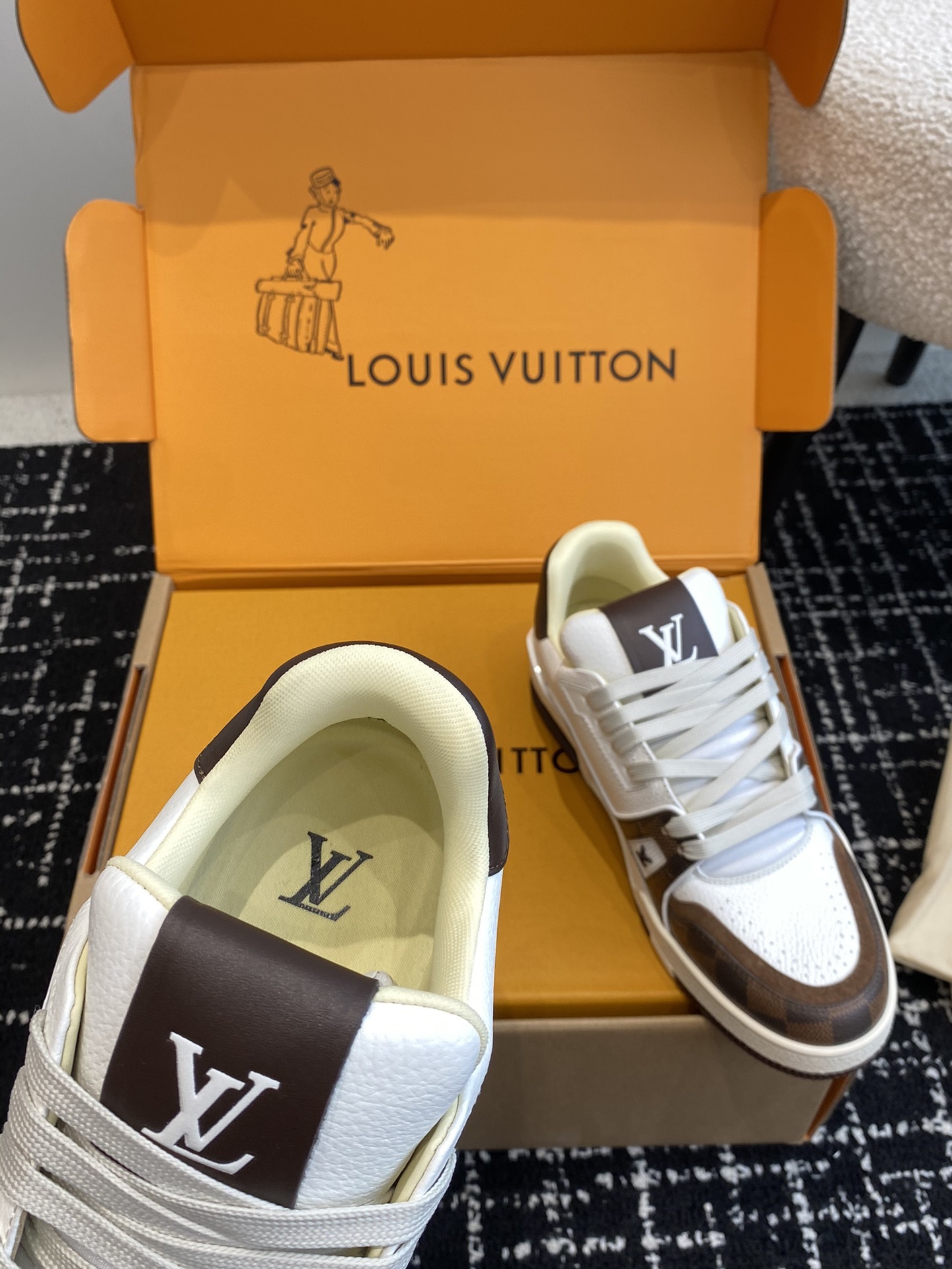 Plus Size 35-47 Biggest Size US13.5  LV Trainer Sneaker 