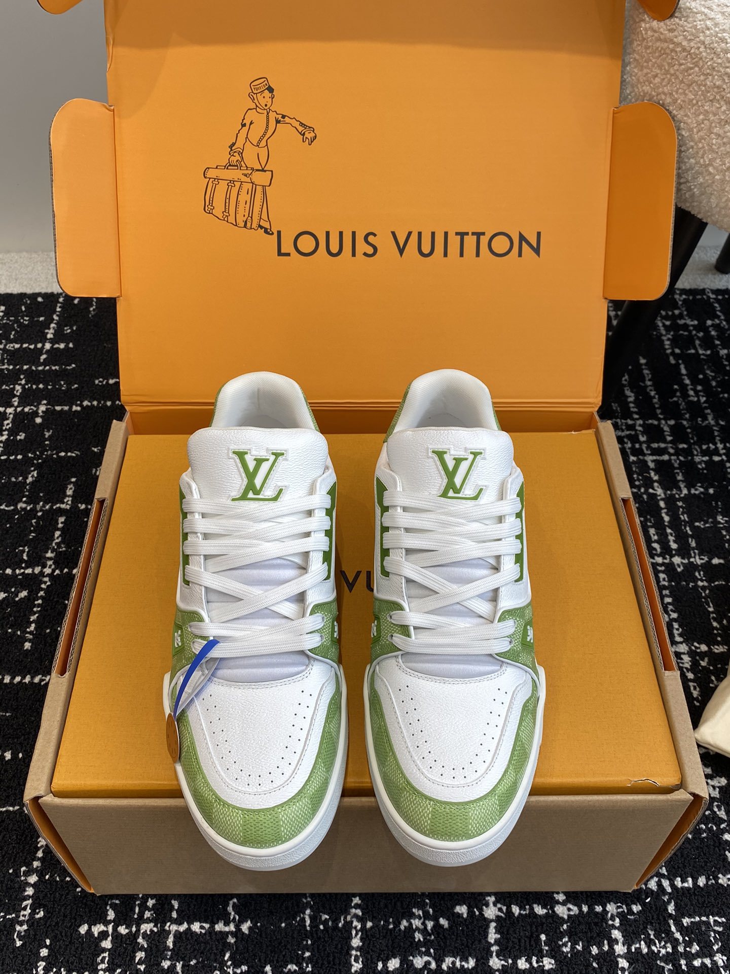 Plus Size 35-47 Biggest Size US13.5  LV Trainer Sneaker 