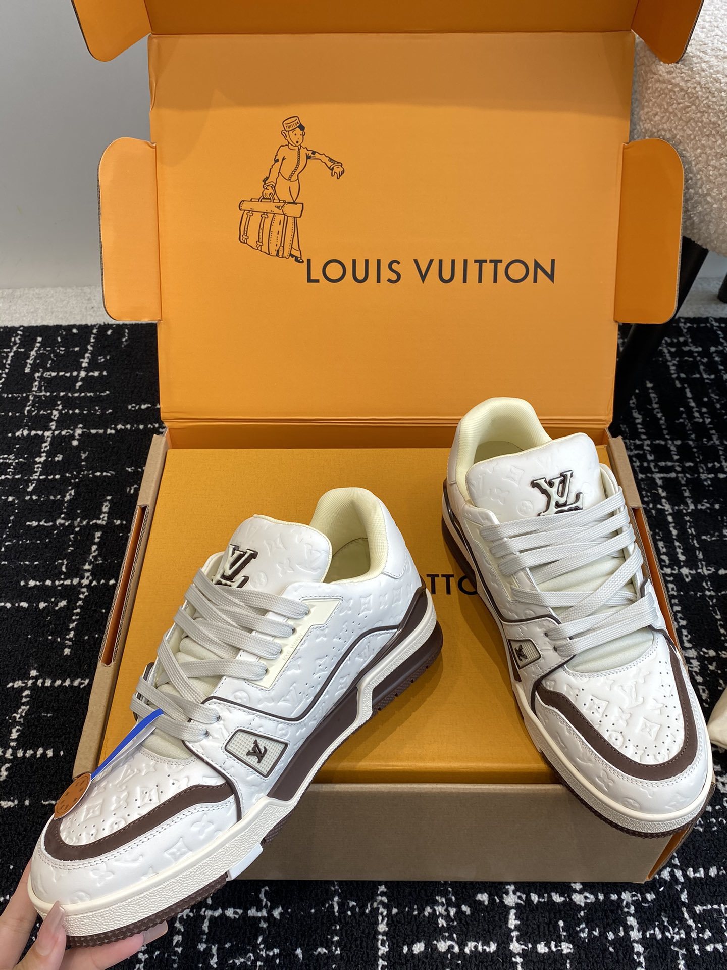 Plus Size 35-47 Biggest Size US13.5  LV Trainer Sneaker 