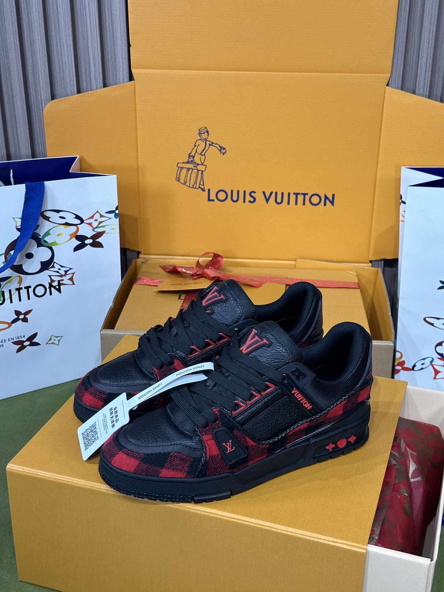 1AD7MY LV Trainer Sneaker  Louis Vuitton 