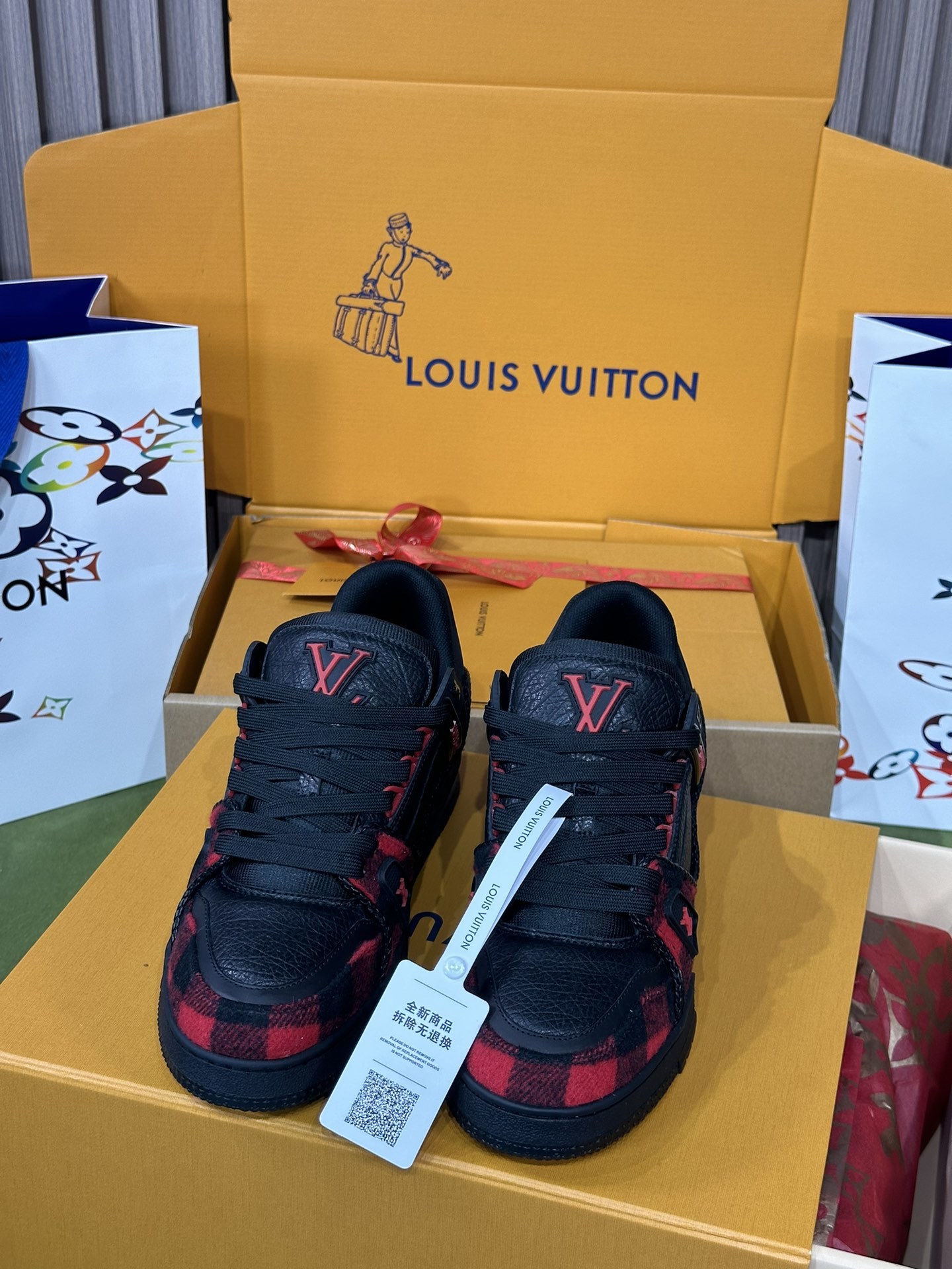 1AD7MY LV Trainer Sneaker  Louis Vuitton 