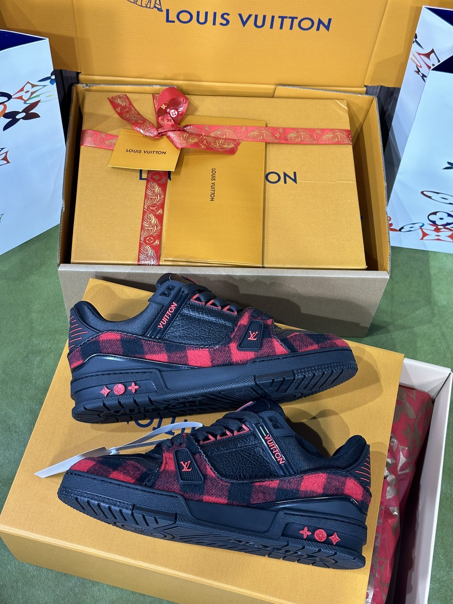 1AD7MY LV Trainer Sneaker  Louis Vuitton 