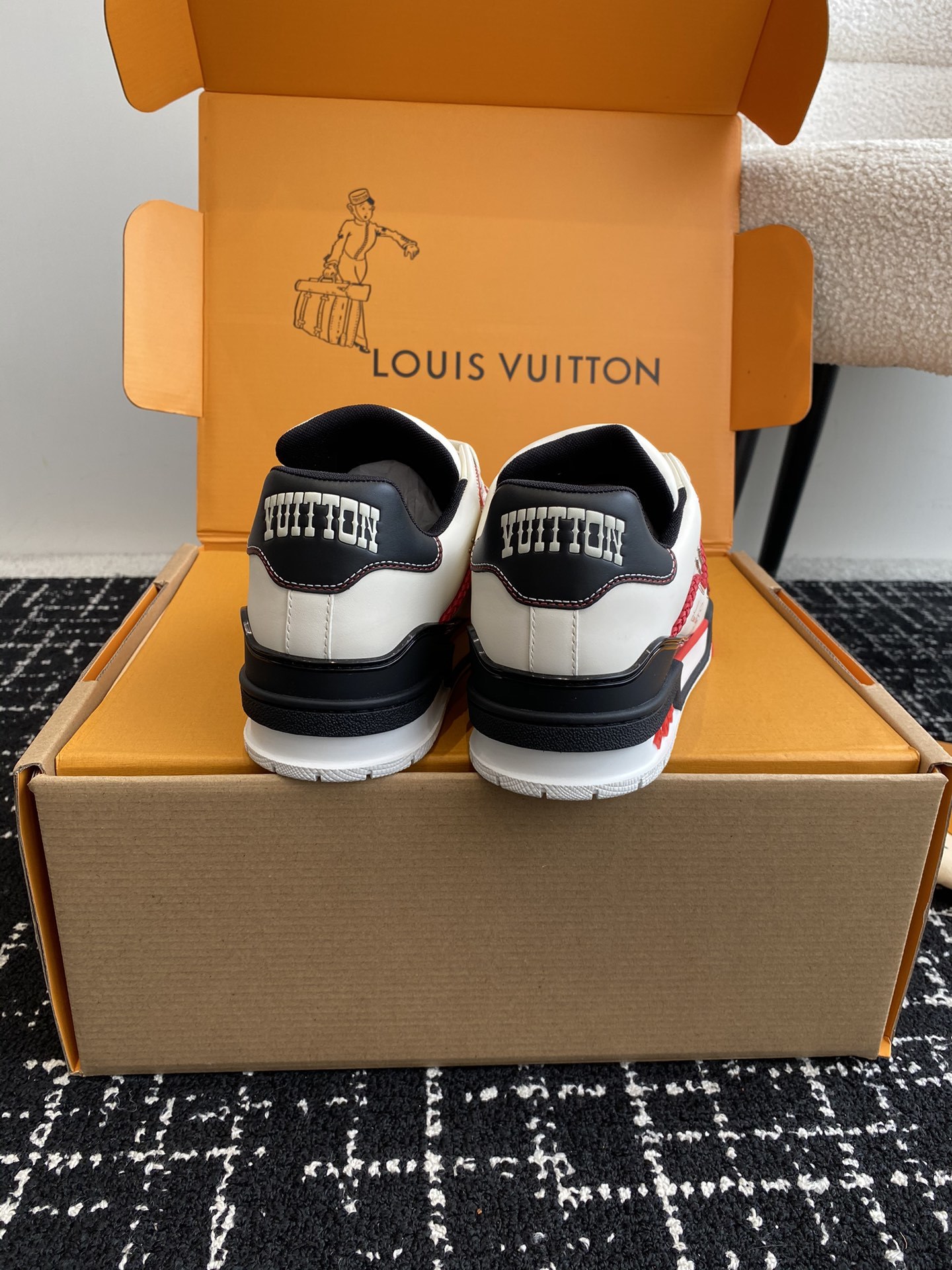 Plus Size 35-47 Biggest Size US13.5  LV Trainer Sneaker 