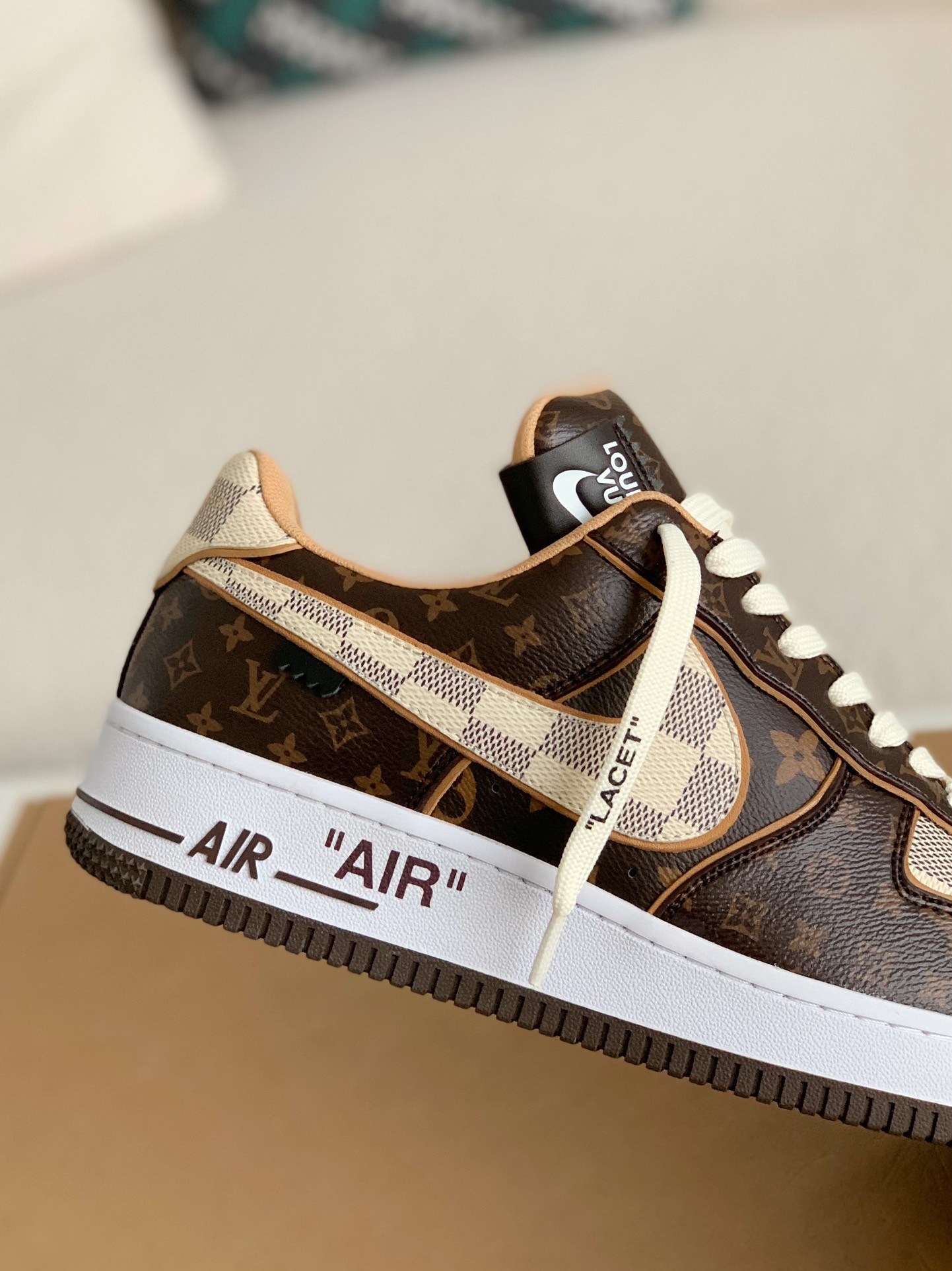 LOUIS VUITTON X NIKE AIR FORCE 1 Sneaker