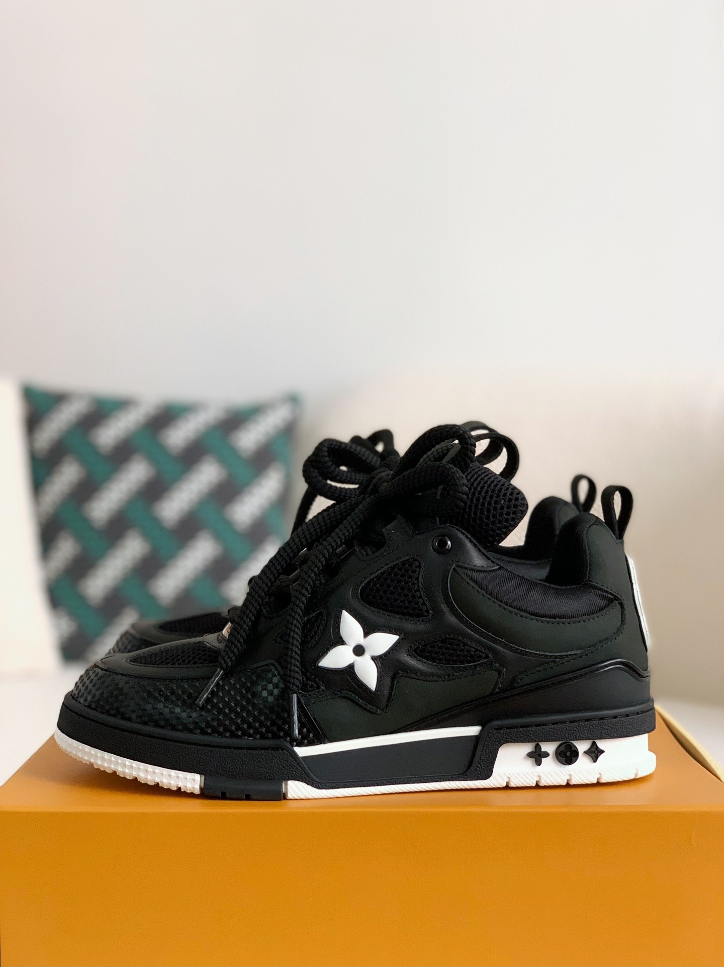 LOUIS VUITTON TRAINER Sneakers