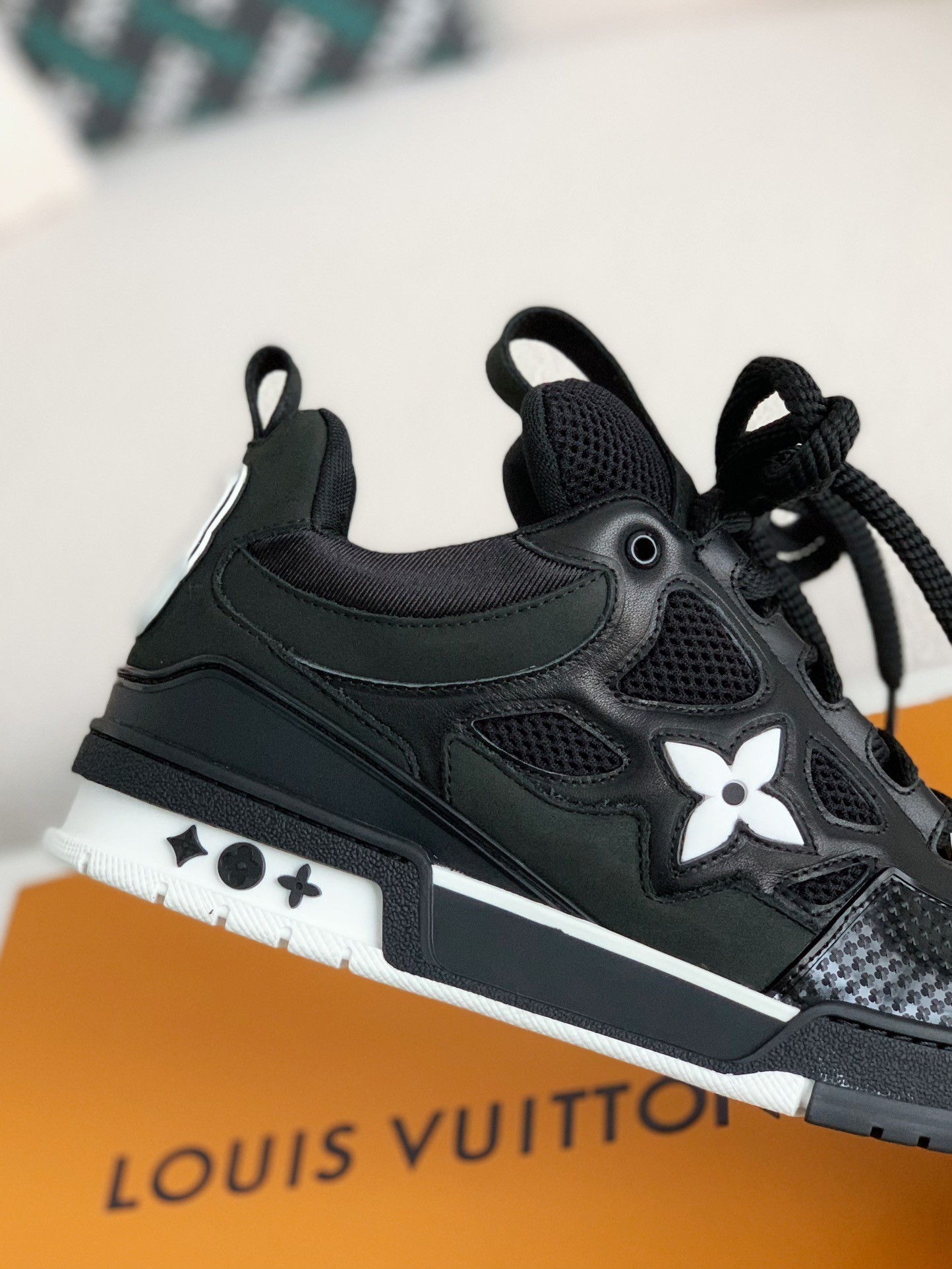 LOUIS VUITTON TRAINER Sneakers