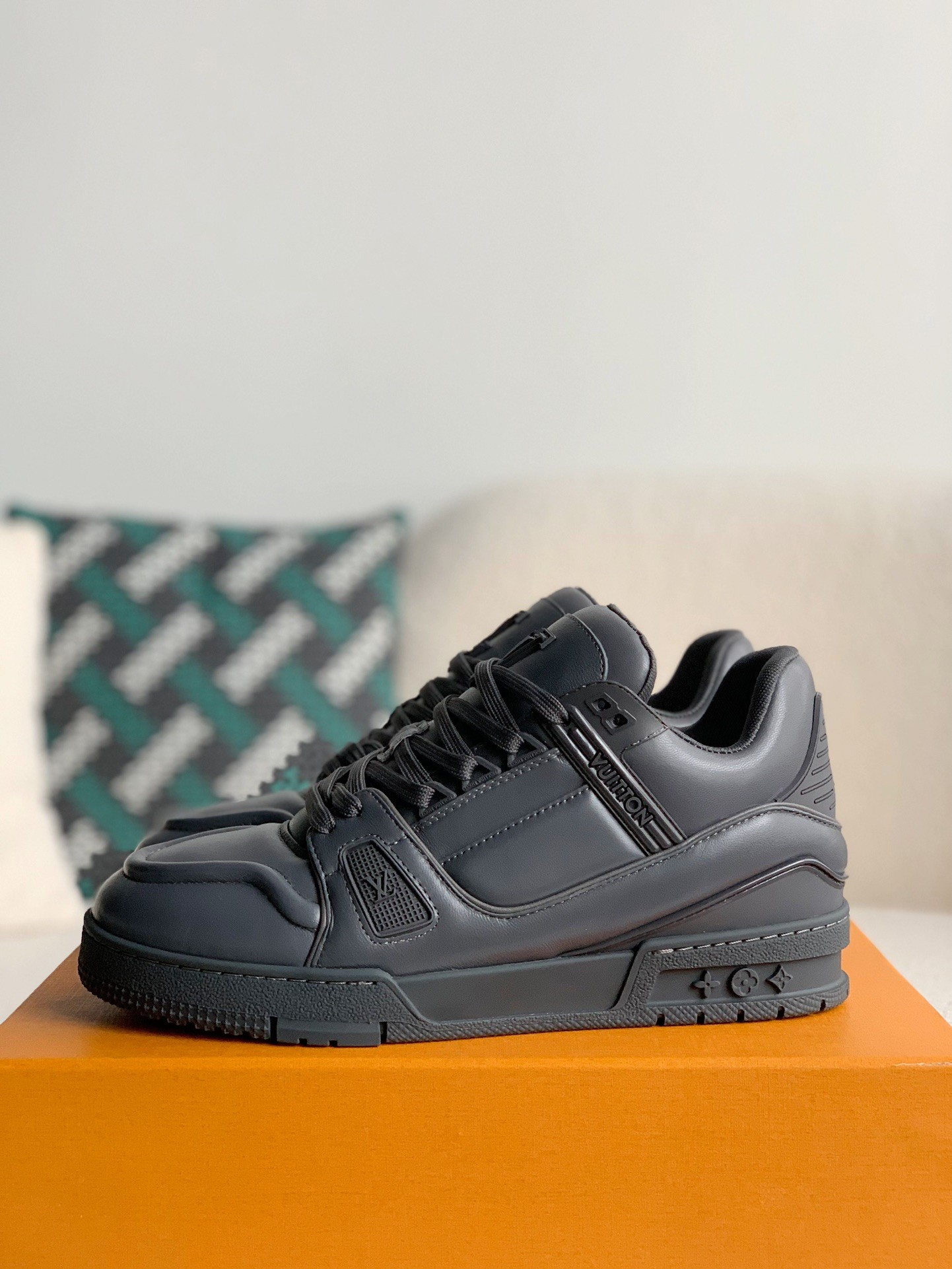 LOUIS VUITTON Trainer Sneaker