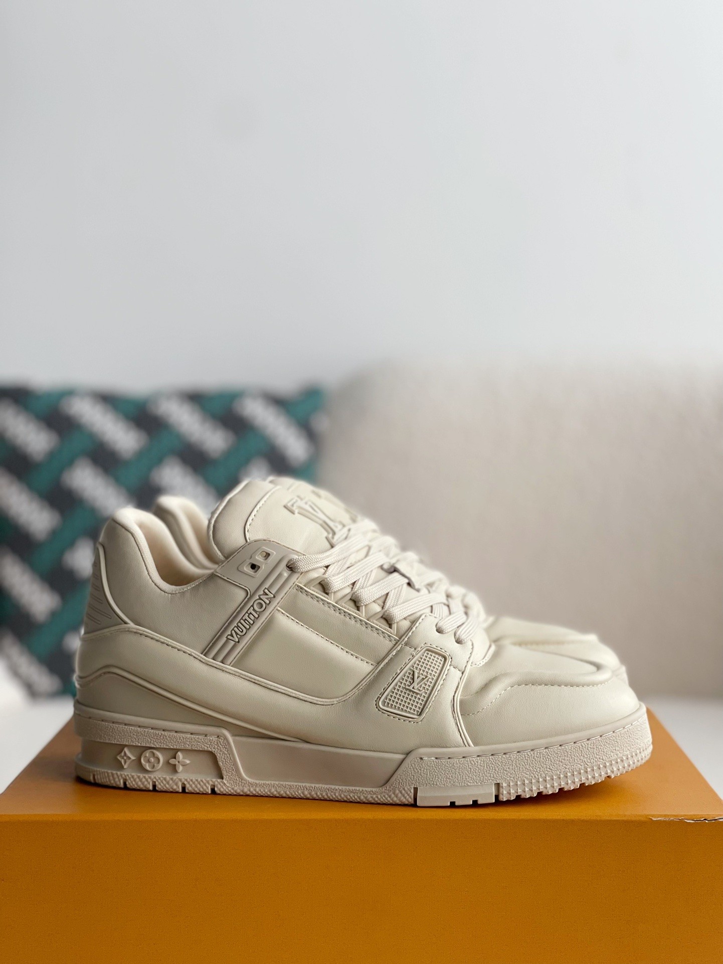 LOUIS VUITTON Trainer Sneaker