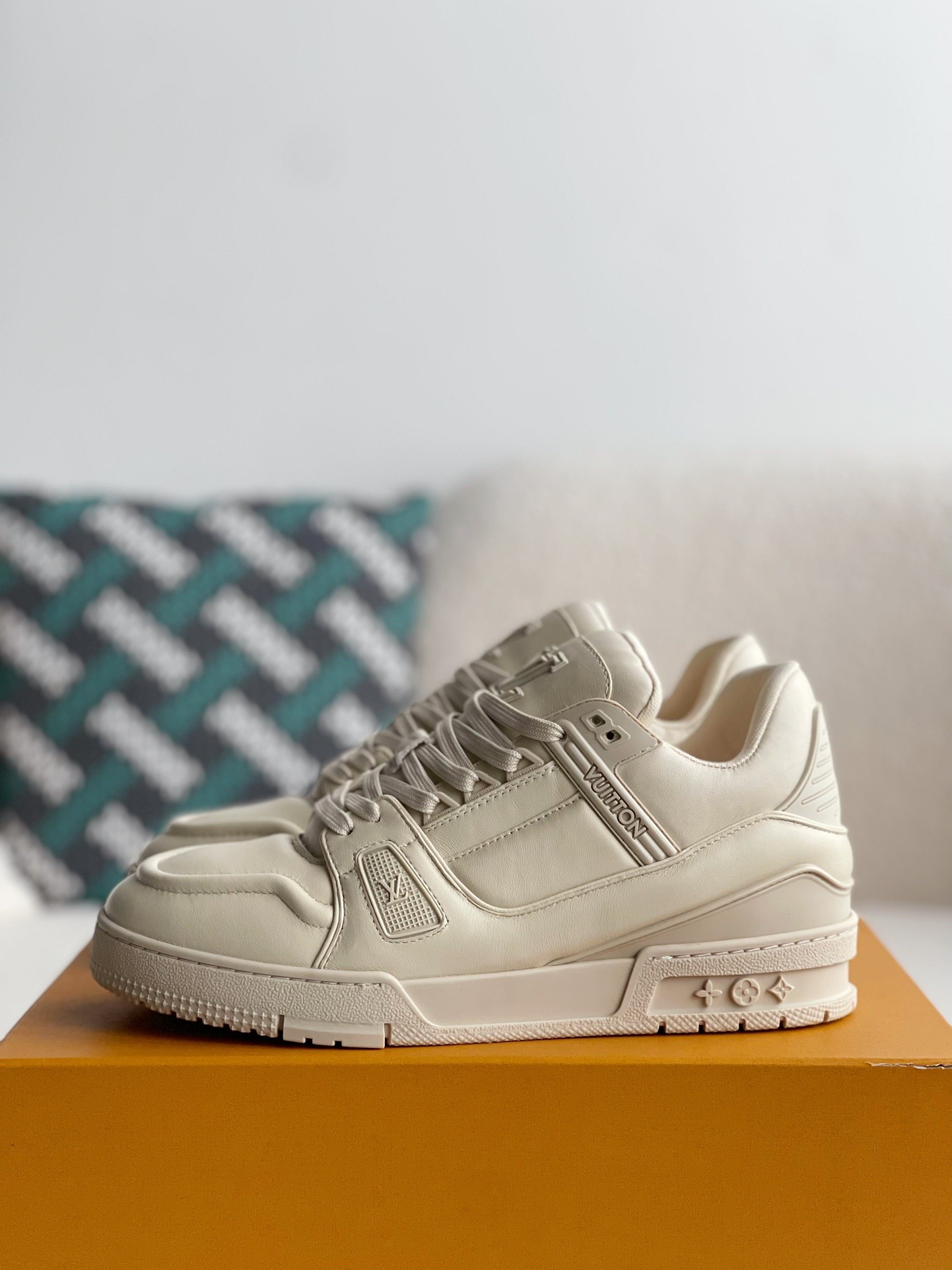 LOUIS VUITTON Trainer Sneaker