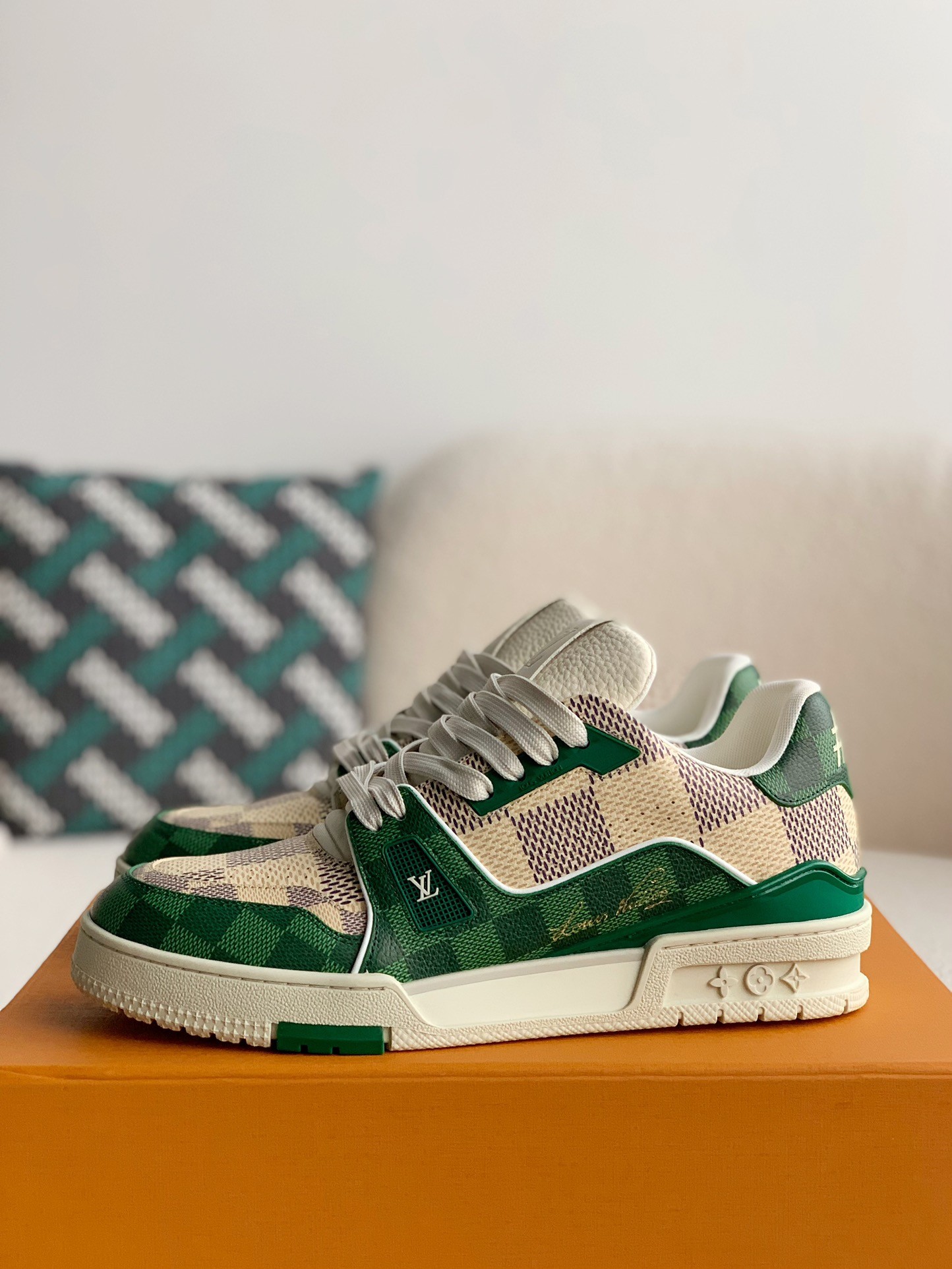 LOUIS VUITTON TRAINER SNEAKERS