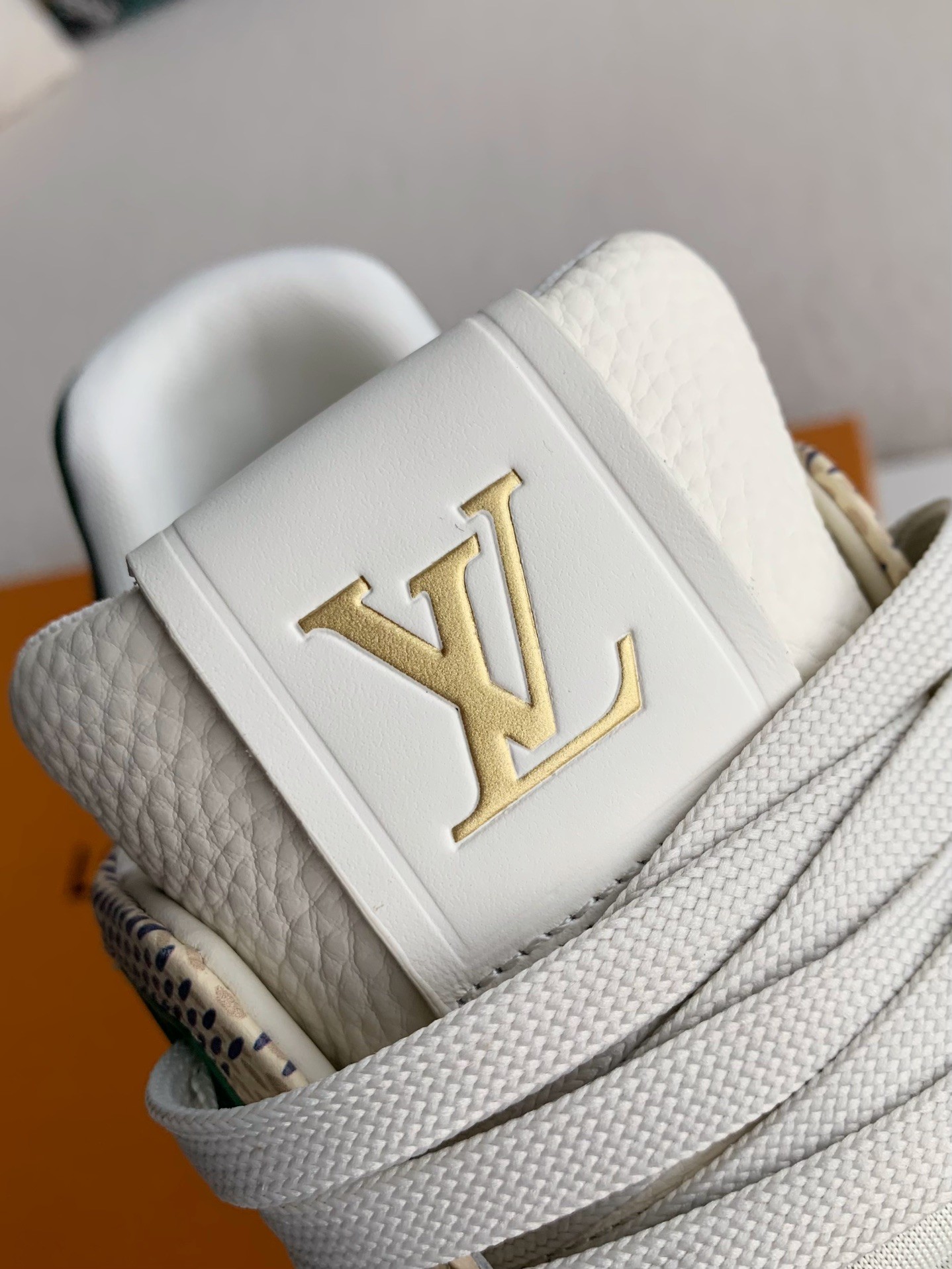 LOUIS VUITTON TRAINER SNEAKERS