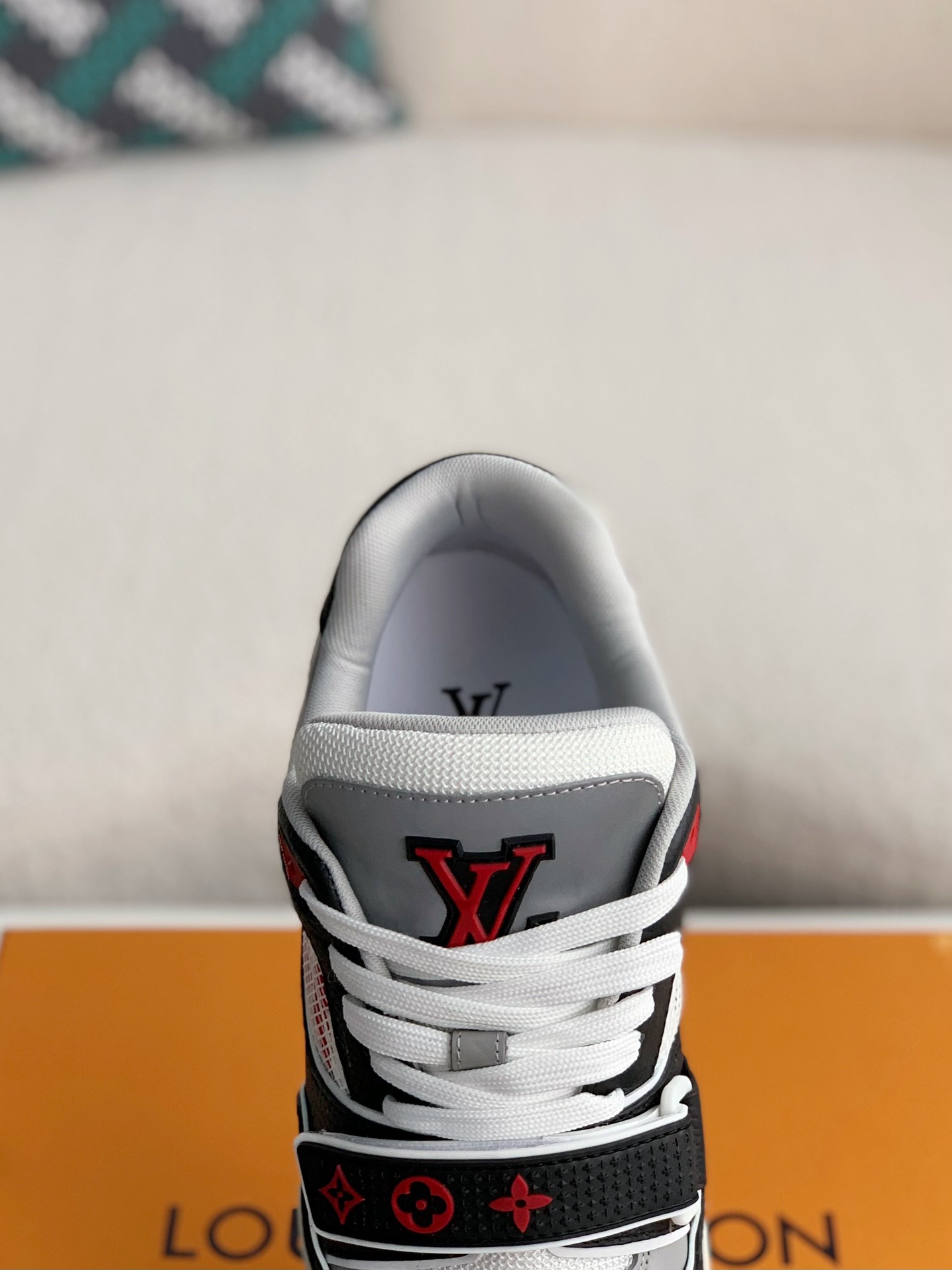 LOUIS VUITTON RUNNER TATIC sneakers