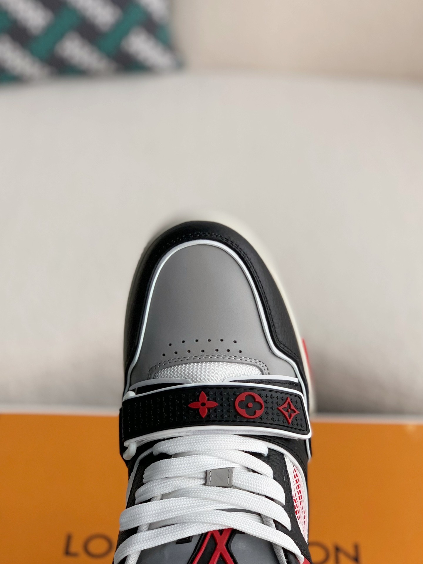 LOUIS VUITTON RUNNER TATIC sneakers