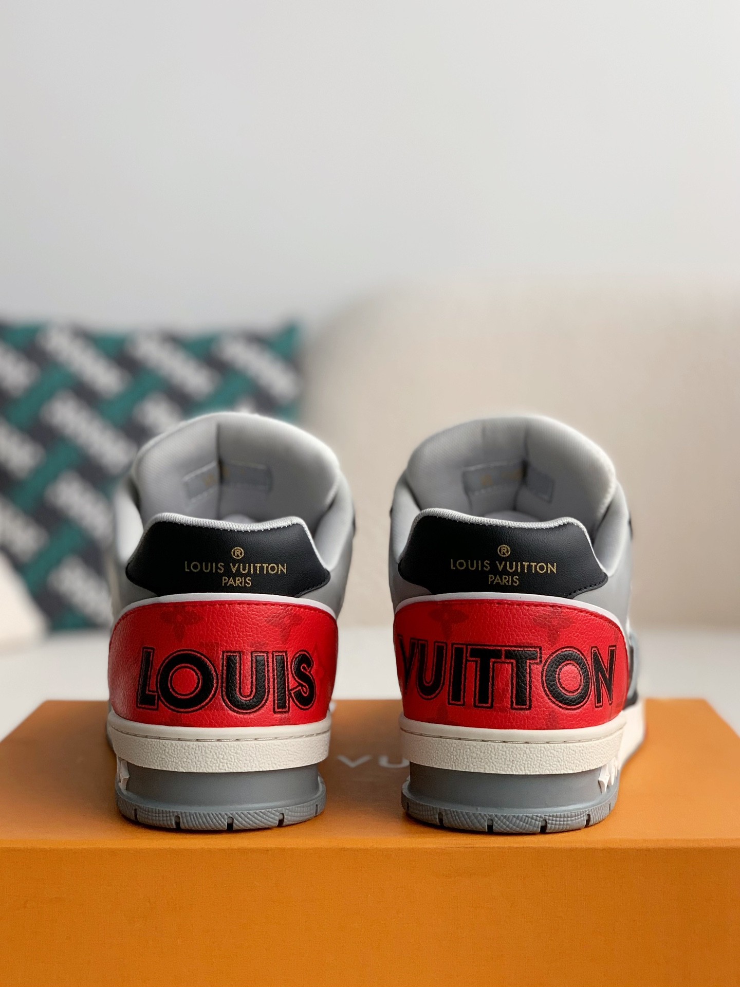 LOUIS VUITTON RUNNER TATIC sneakers