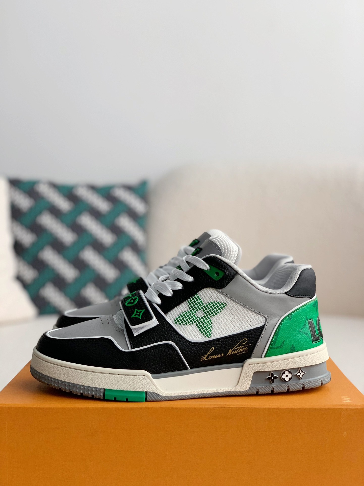 LOUIS VUITTON RUNNER TATIC sneakers