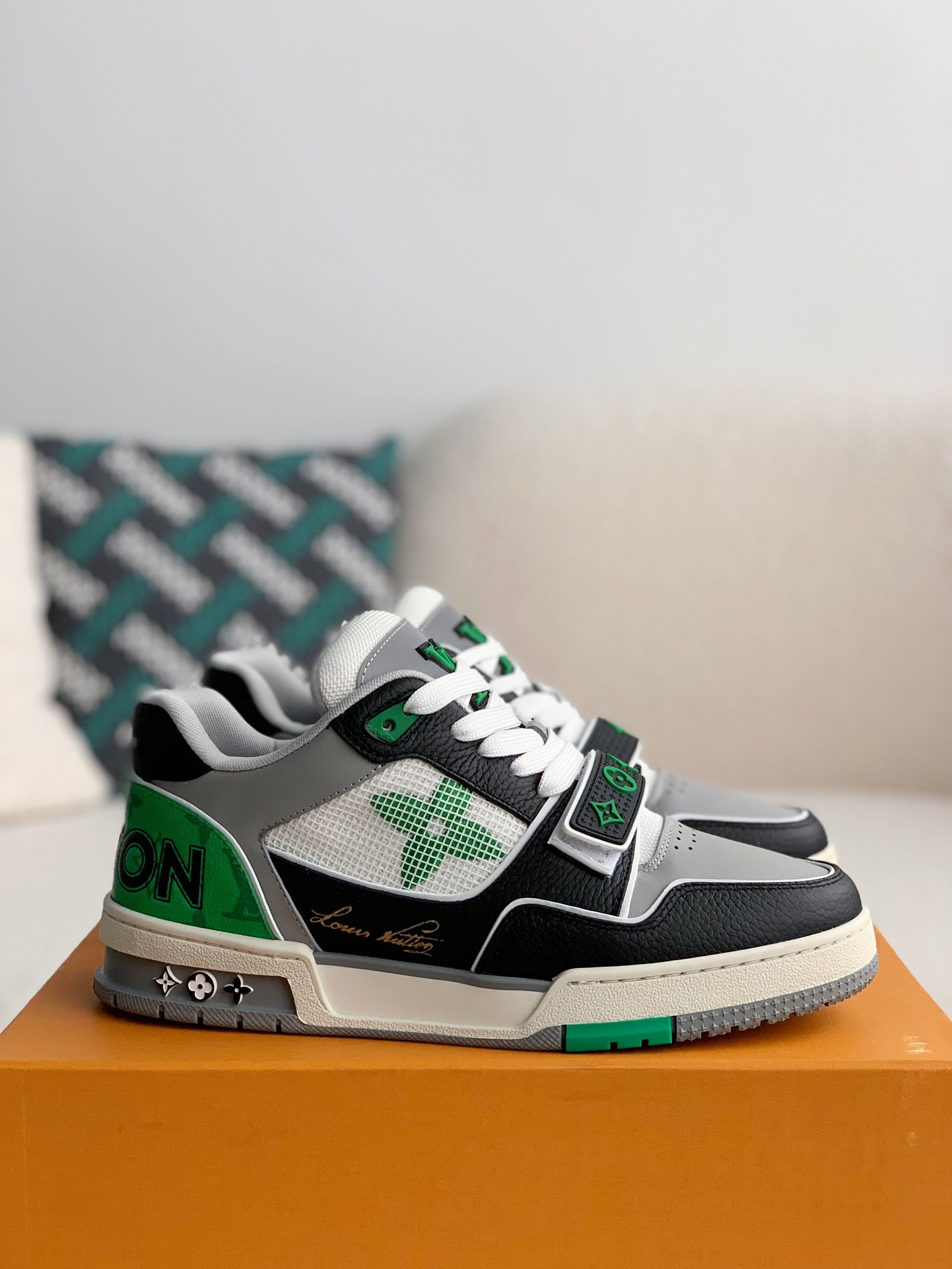 LOUIS VUITTON RUNNER TATIC sneakers