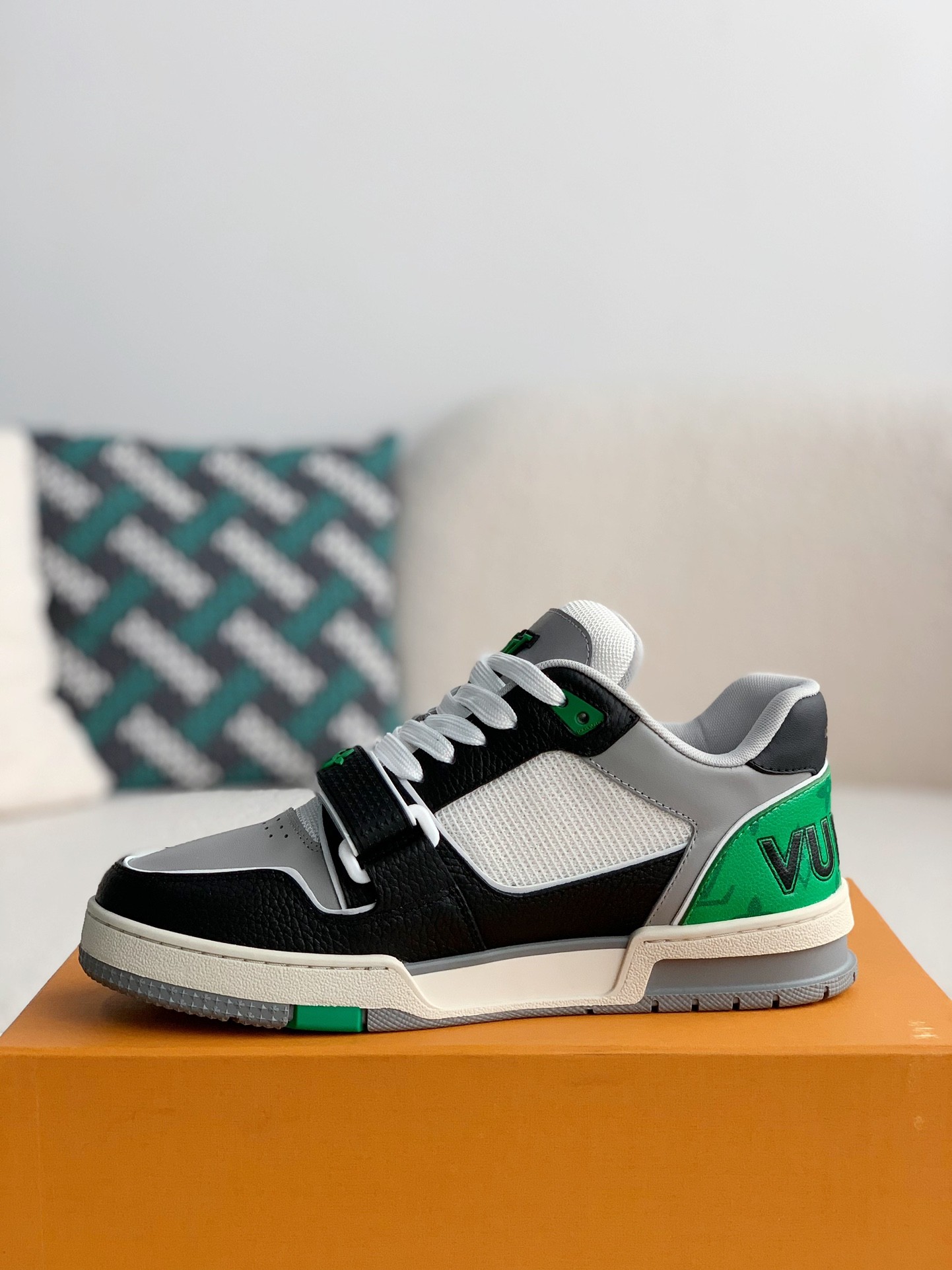 LOUIS VUITTON RUNNER TATIC sneakers