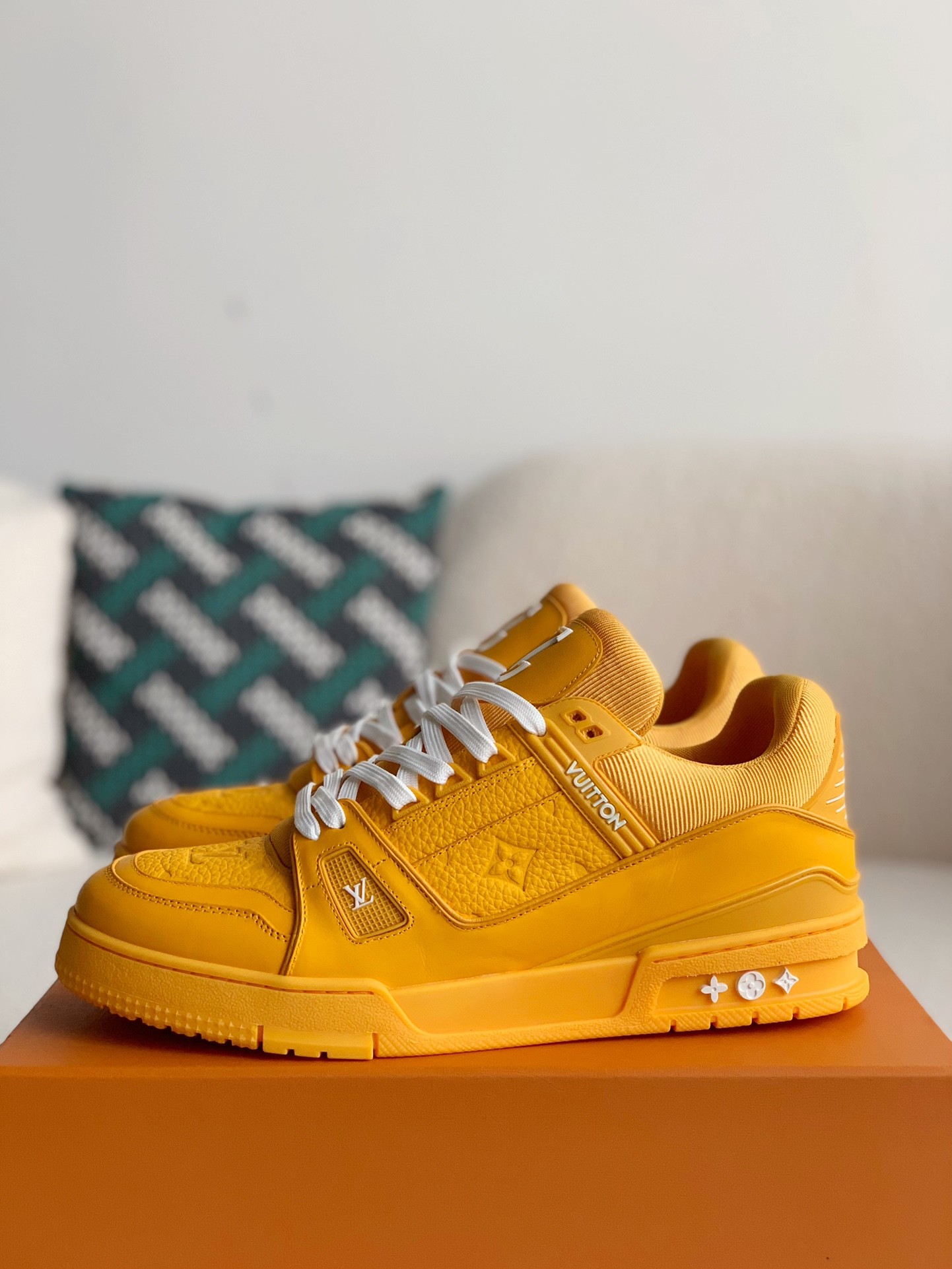 LOUIS VUITTON TRAINER SNEAKERS