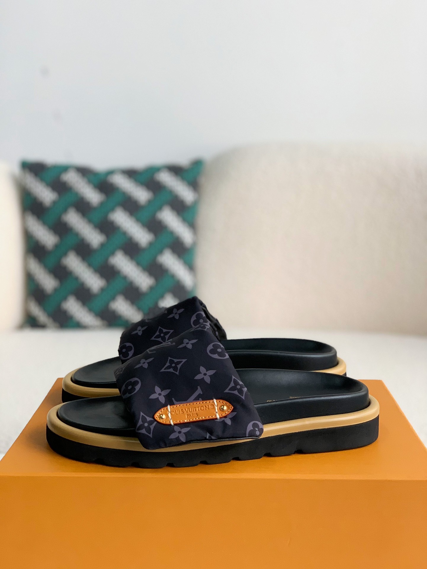 LOUIS VUITTON SLIPPERS