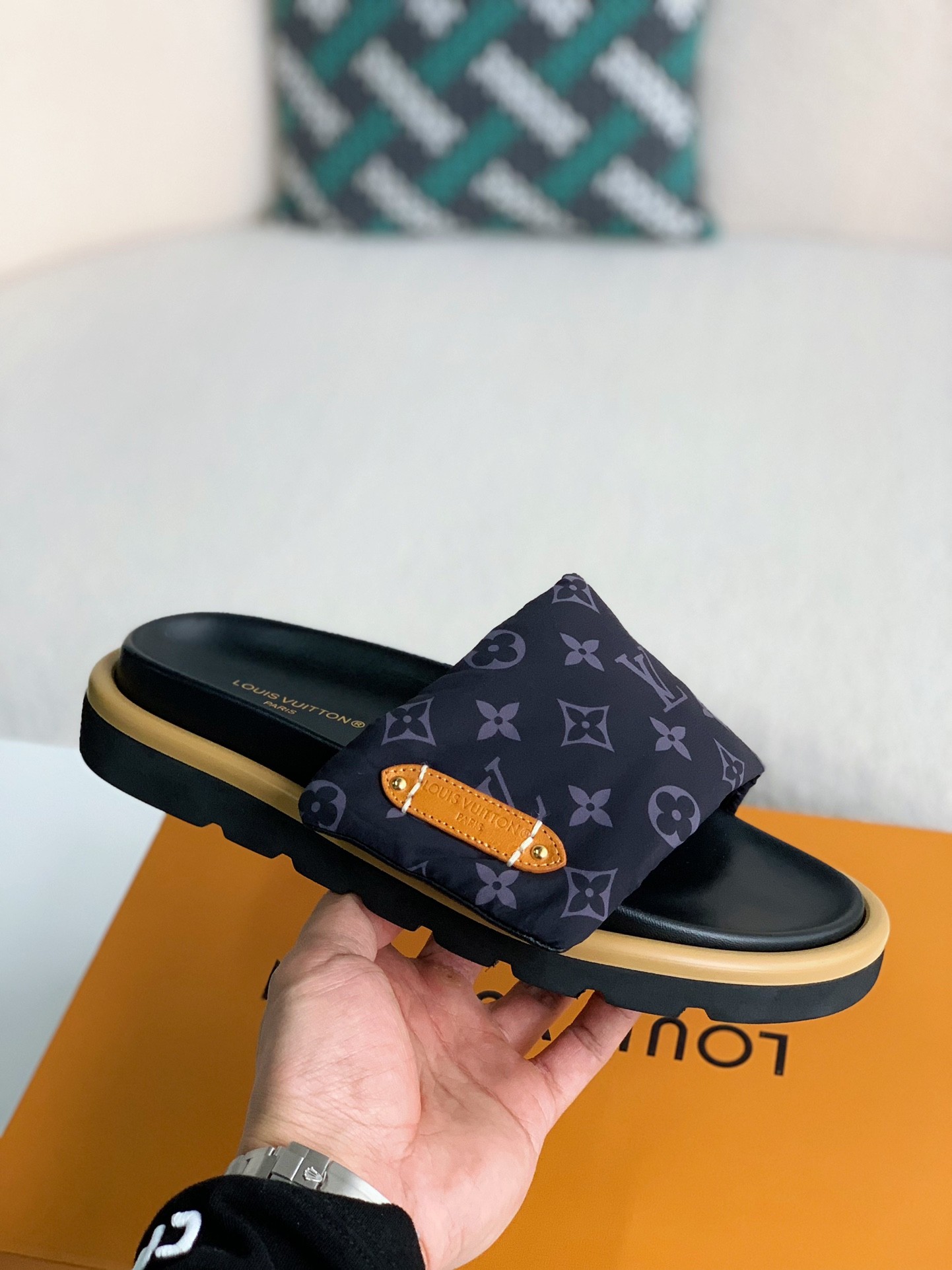 LOUIS VUITTON SLIPPERS