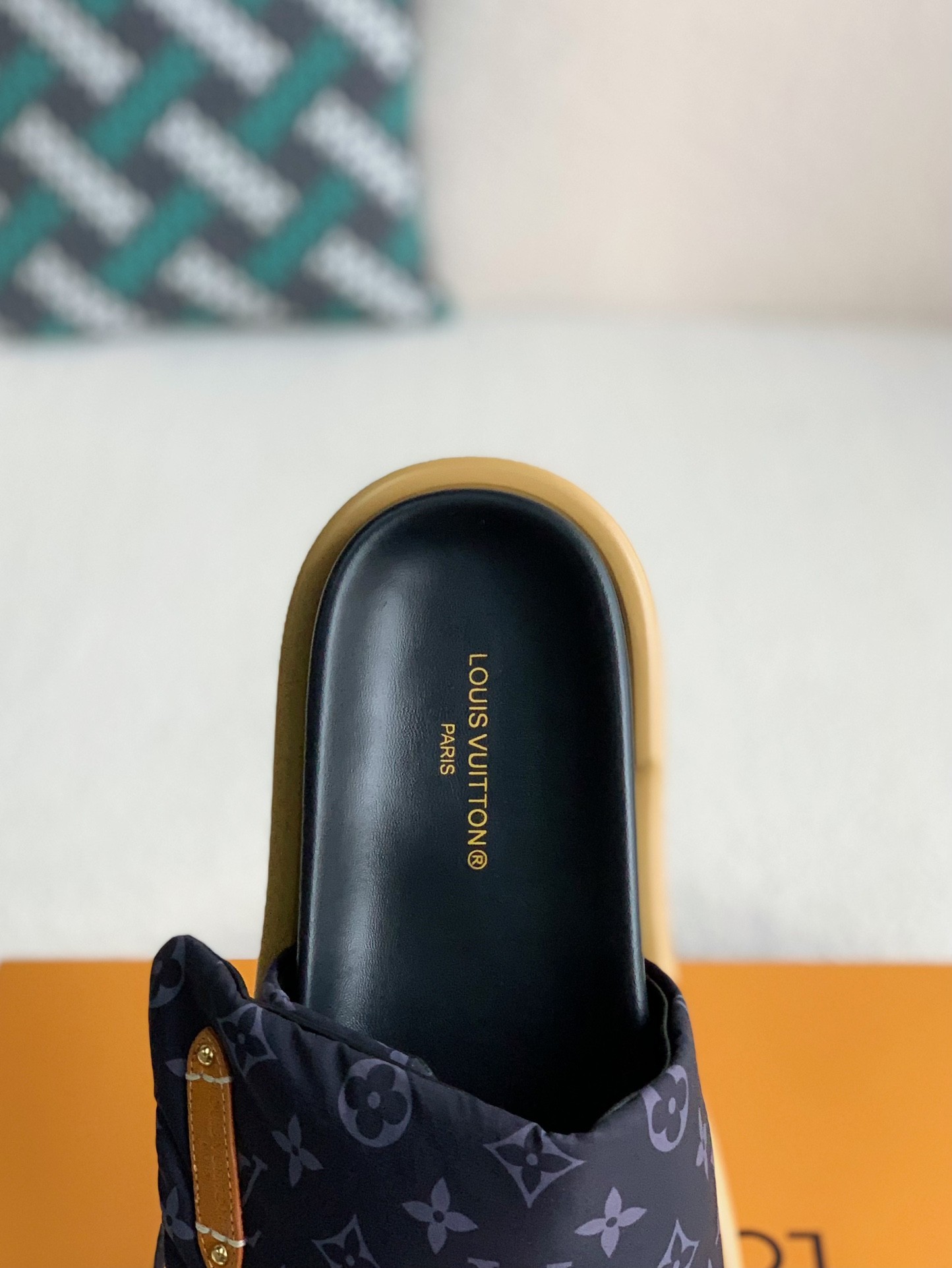 LOUIS VUITTON SLIPPERS