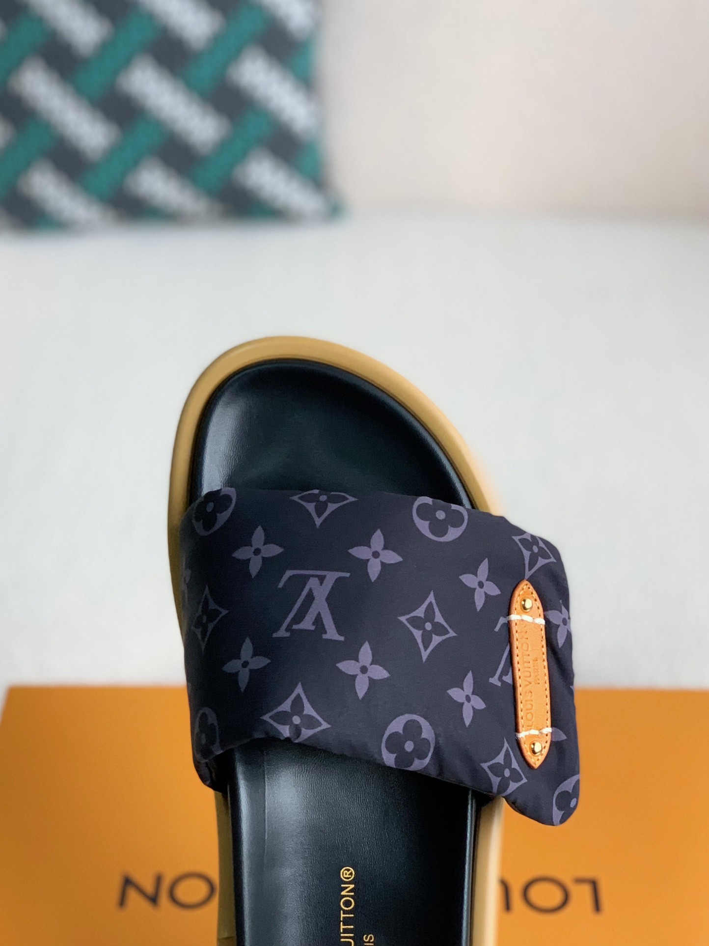 LOUIS VUITTON SLIPPERS