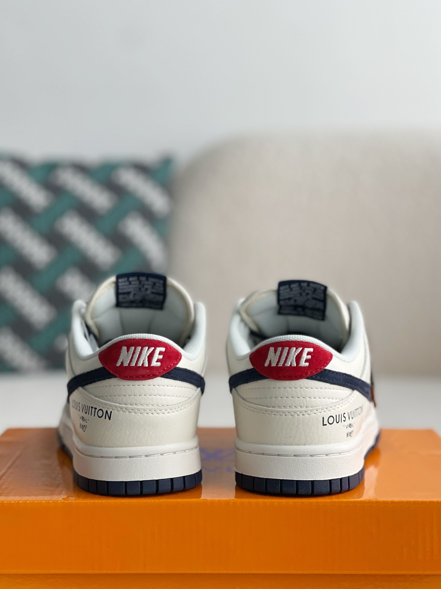 LOUIS VUITTON x Nike Dunk Low-top b oard shoes