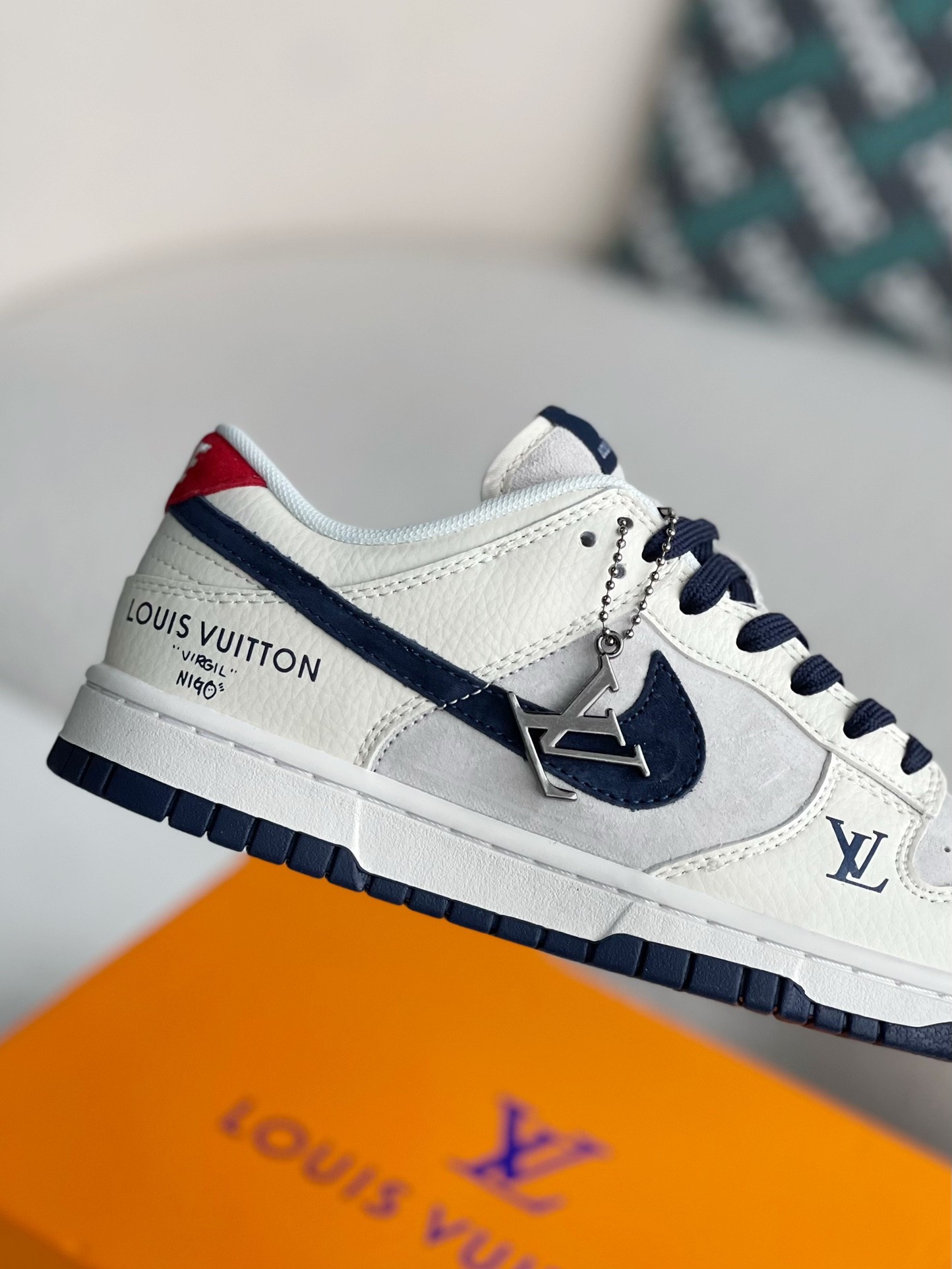 LOUIS VUITTON x Nike Dunk Low-top b oard shoes