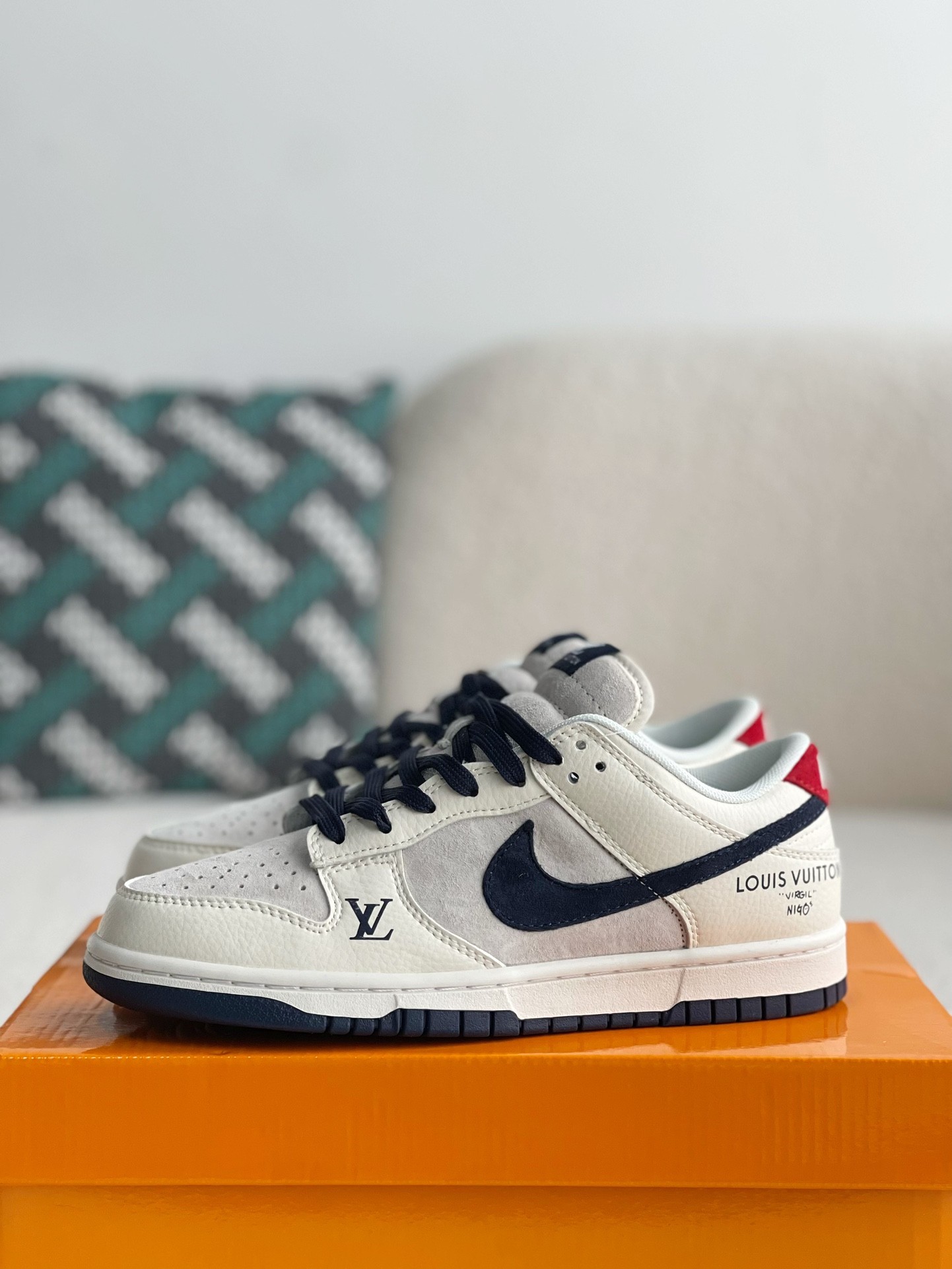 LOUIS VUITTON x Nike Dunk Low-top b oard shoes