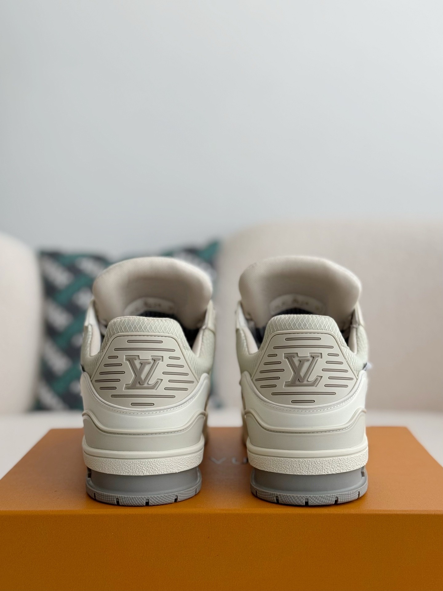  Louis Vuitton LV Trainer 1ADEWS LV Trainer Sneaker