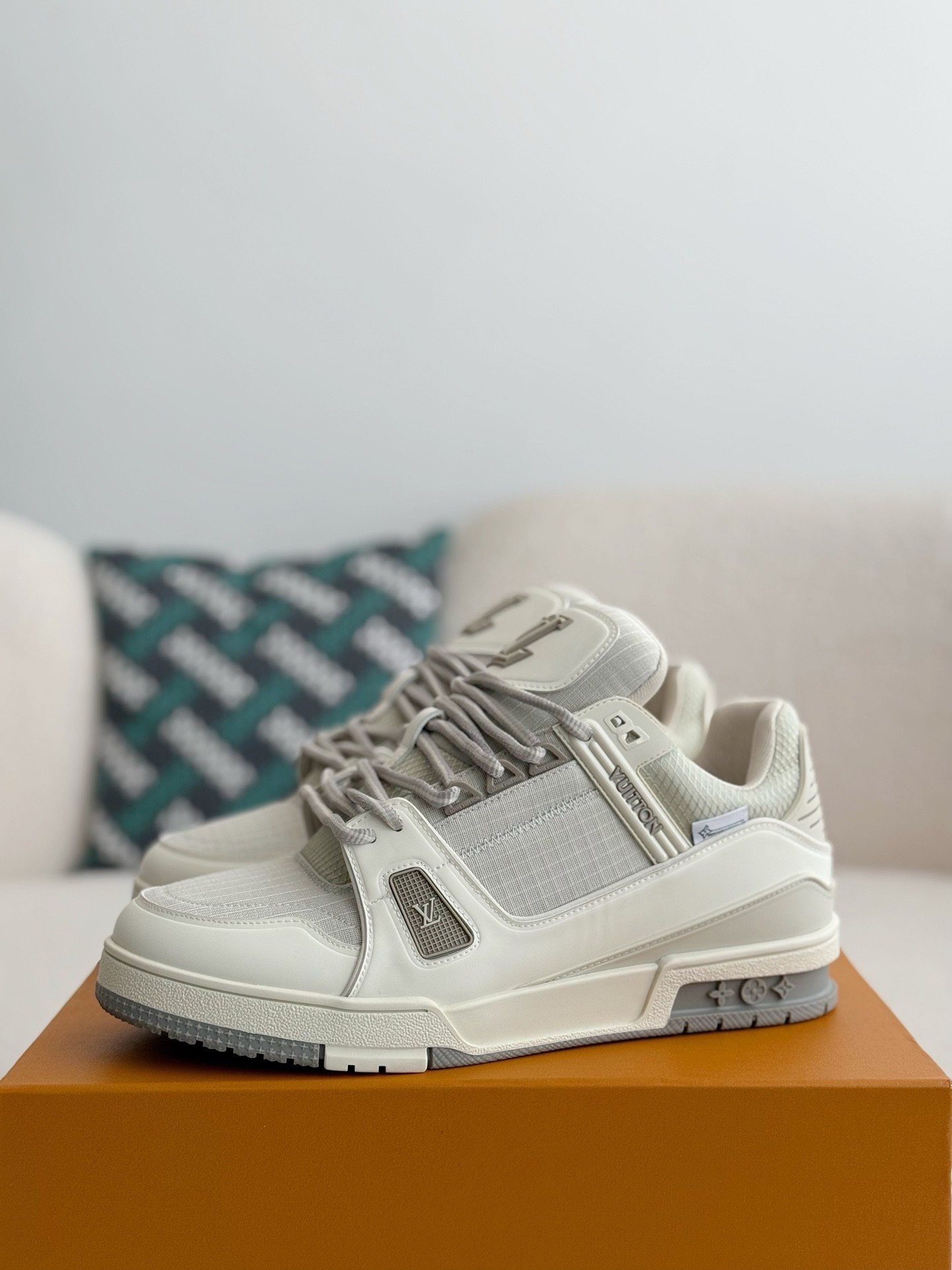  Louis Vuitton LV Trainer 1ADEWS LV Trainer Sneaker