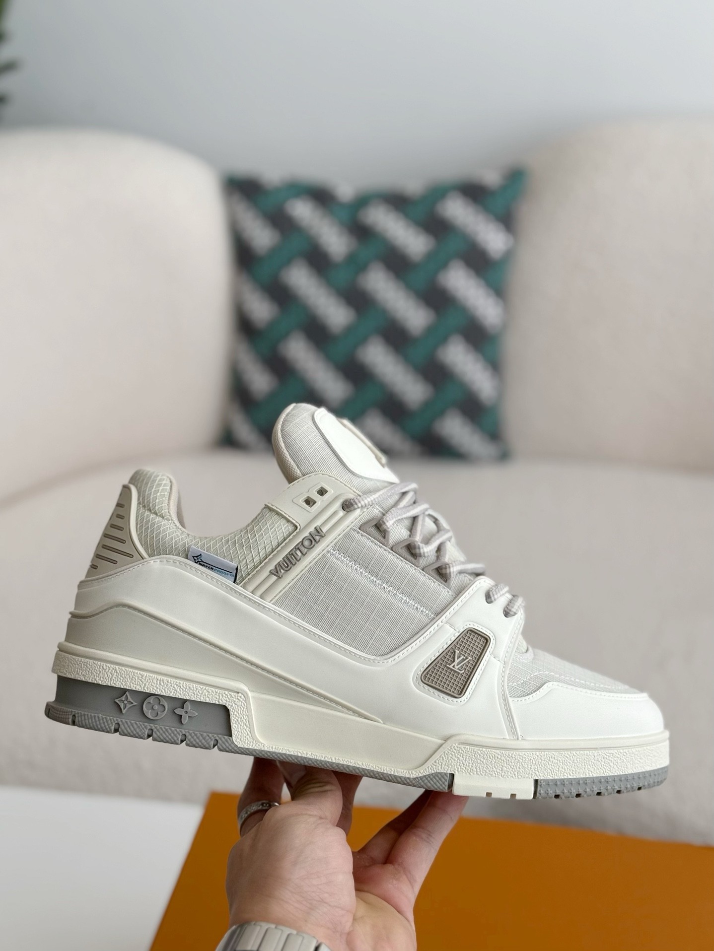  Louis Vuitton LV Trainer 1ADEWS LV Trainer Sneaker