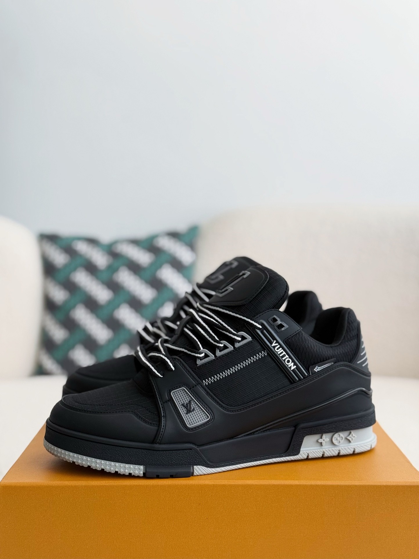  Louis Vuitton LV Trainer 1ADEW8 LV Trainer Sneaker