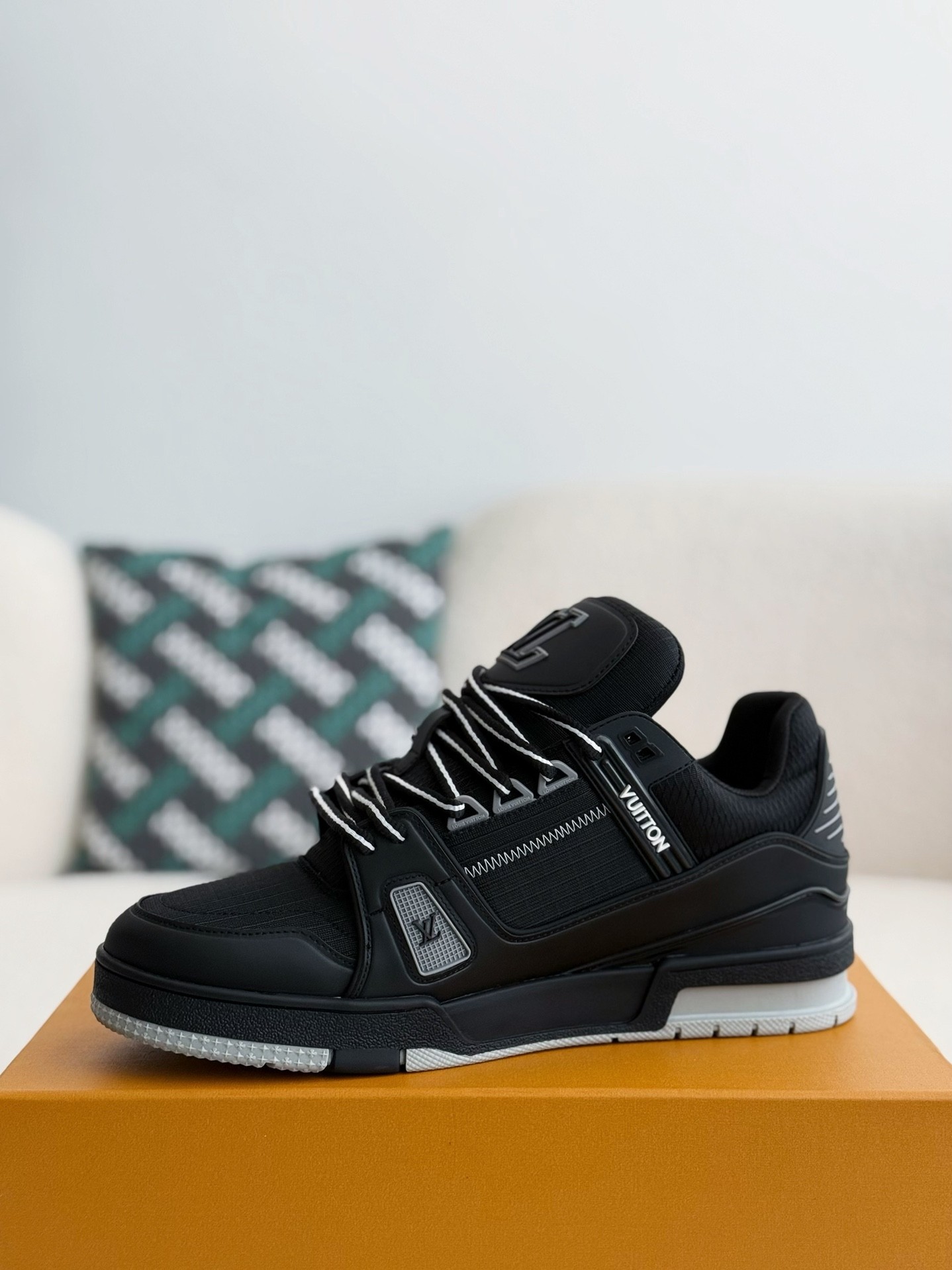  Louis Vuitton LV Trainer 1ADEW8 LV Trainer Sneaker