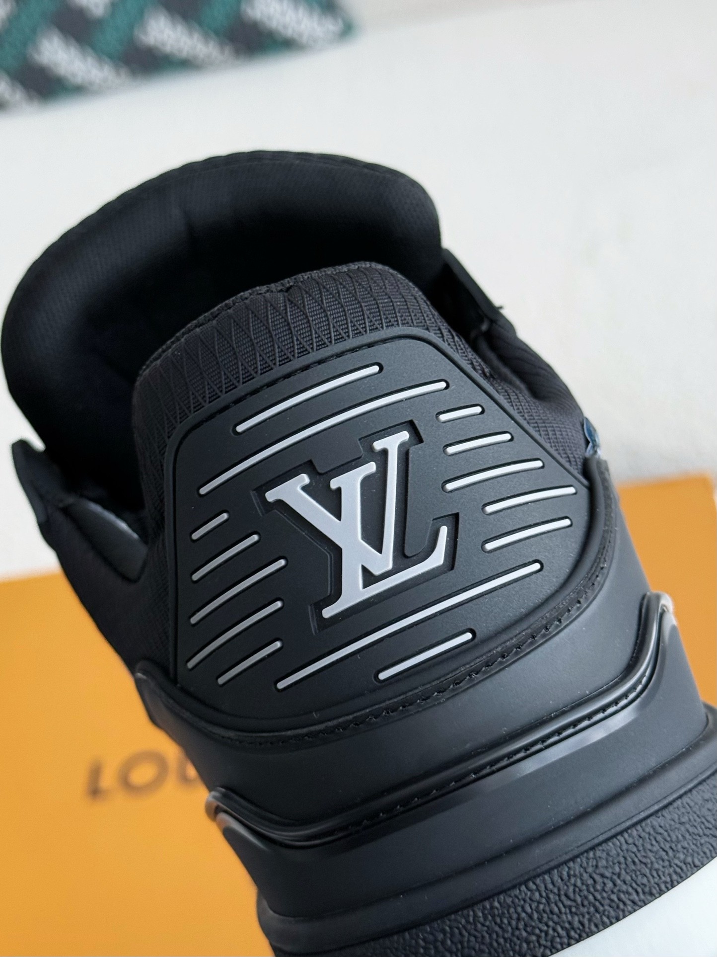  Louis Vuitton LV Trainer 1ADEW8 LV Trainer Sneaker