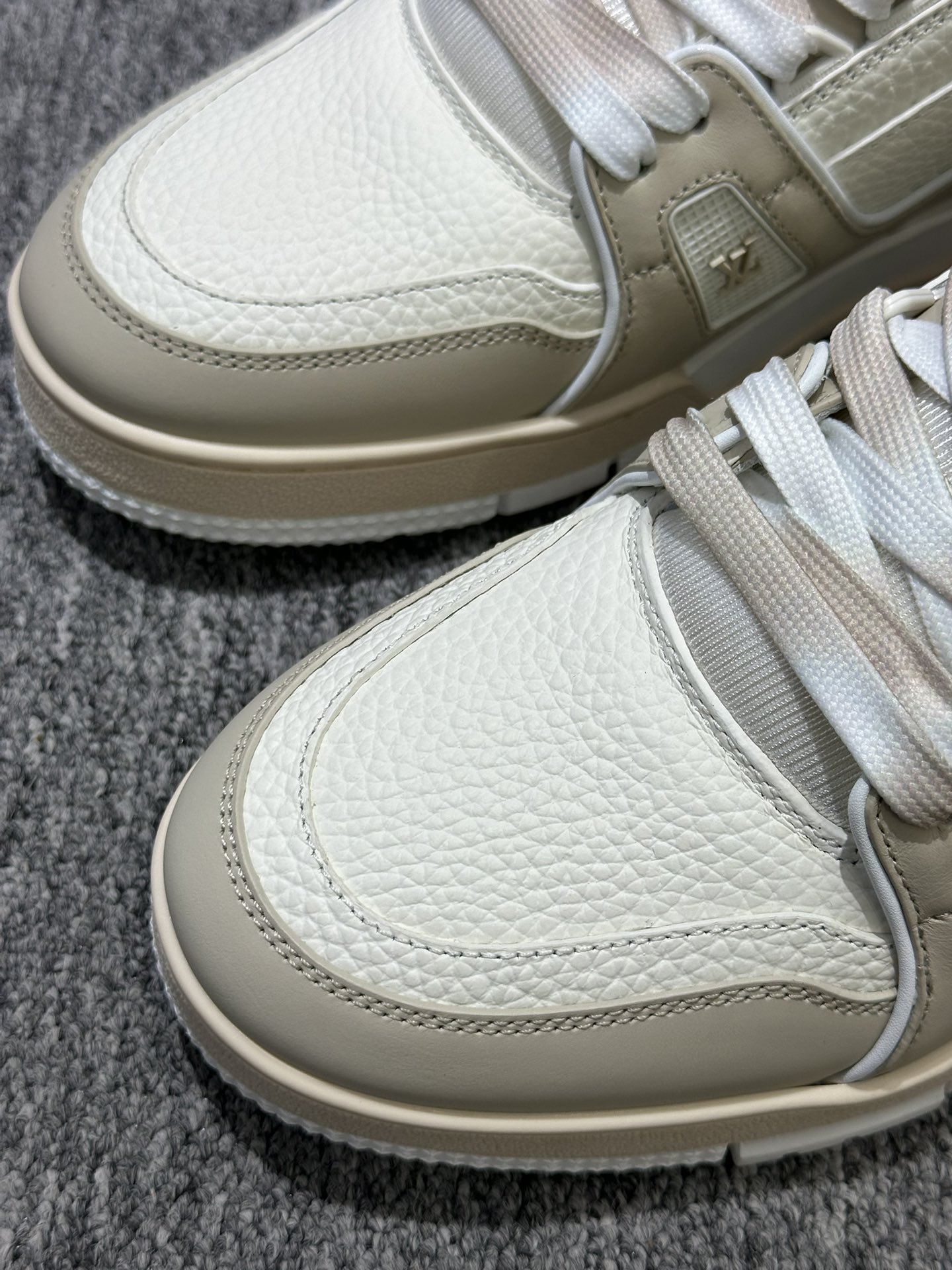  Louis Vuitton LV Trainer  1ADHDF LV Trainer Sneaker