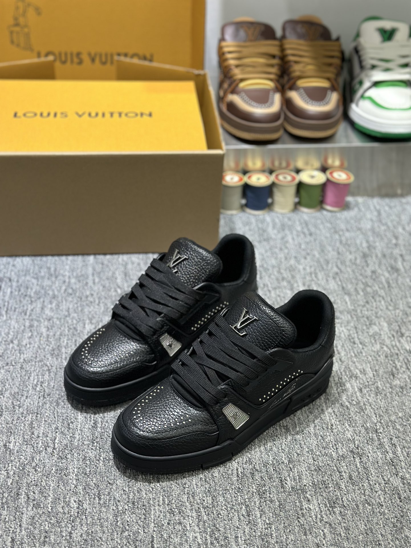  Louis Vuitton LV Trainer  1ADDCN LV Trainer Sneaker