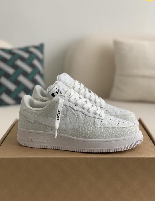 LOUIS VUITTON X NIKE AIR FORCE 1 SNEAKER