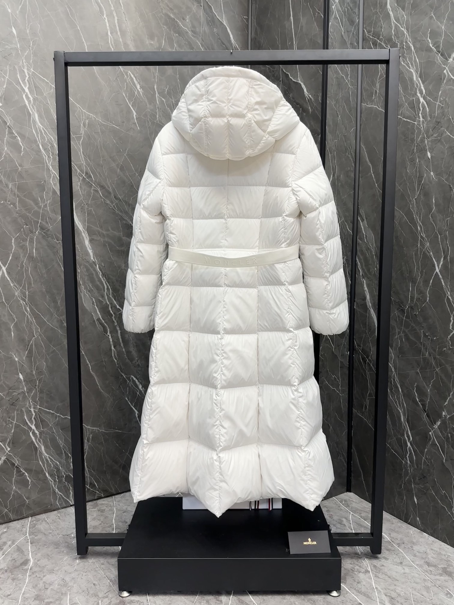 Moncler Long down jacket white